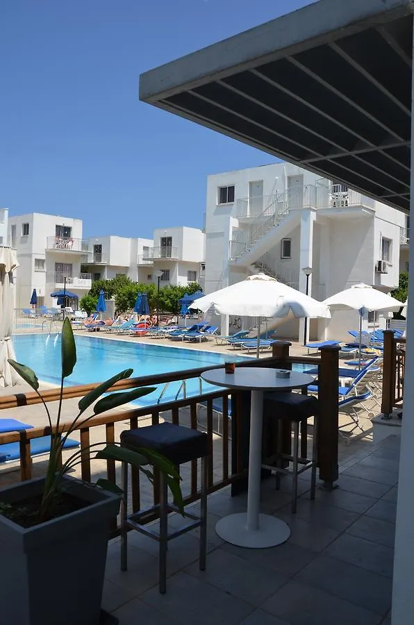 **  Sweet Memories Aparthotel Protaras Кипр